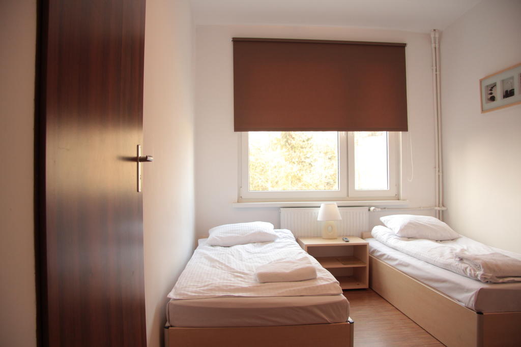 Hostel24 Bed&Breakfast Bydgoszcz Oda fotoğraf
